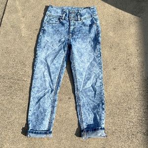 High rise, jeans, double button, zip up. Women small